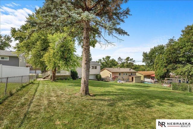 9616 Meredith Avenue, Omaha, NE 68134