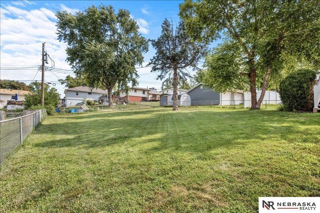 9616 Meredith Avenue, Omaha, NE 68134