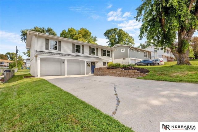9616 Meredith Avenue, Omaha, NE 68134