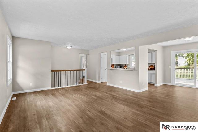 9616 Meredith Avenue, Omaha, NE 68134