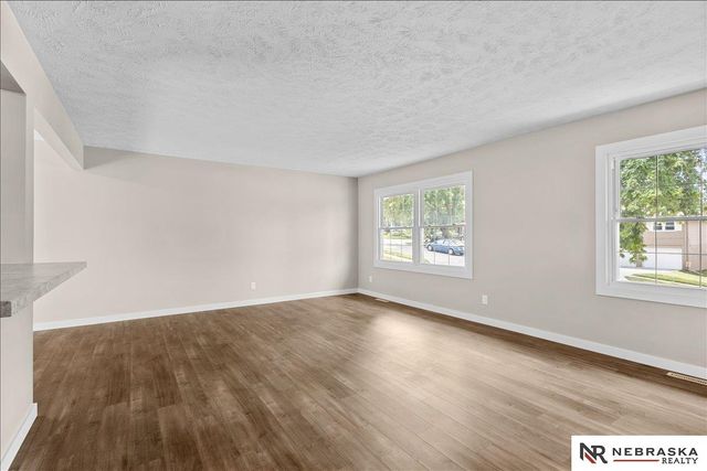 9616 Meredith Avenue, Omaha, NE 68134