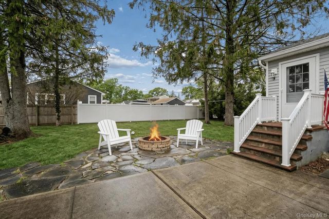 3 Roy Avenue, West Islip, NY 11795
