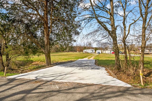 216 Blue Well Rd, Lebanon, TN 37090