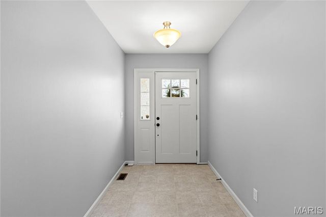 1811 Hackmann Hollow Drive, Wentzville, MO 63385