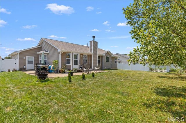1811 Hackmann Hollow Drive, Wentzville, MO 63385