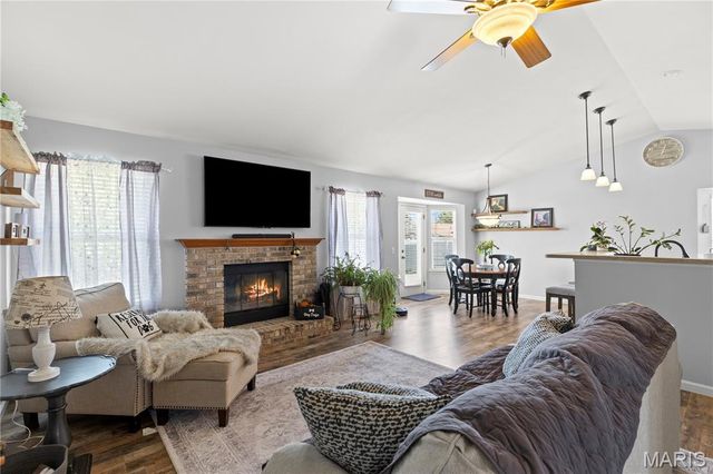 1811 Hackmann Hollow Drive, Wentzville, MO 63385