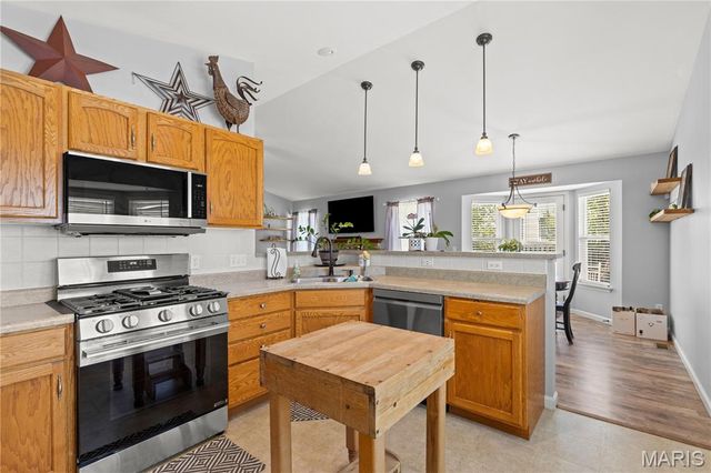 1811 Hackmann Hollow Drive, Wentzville, MO 63385