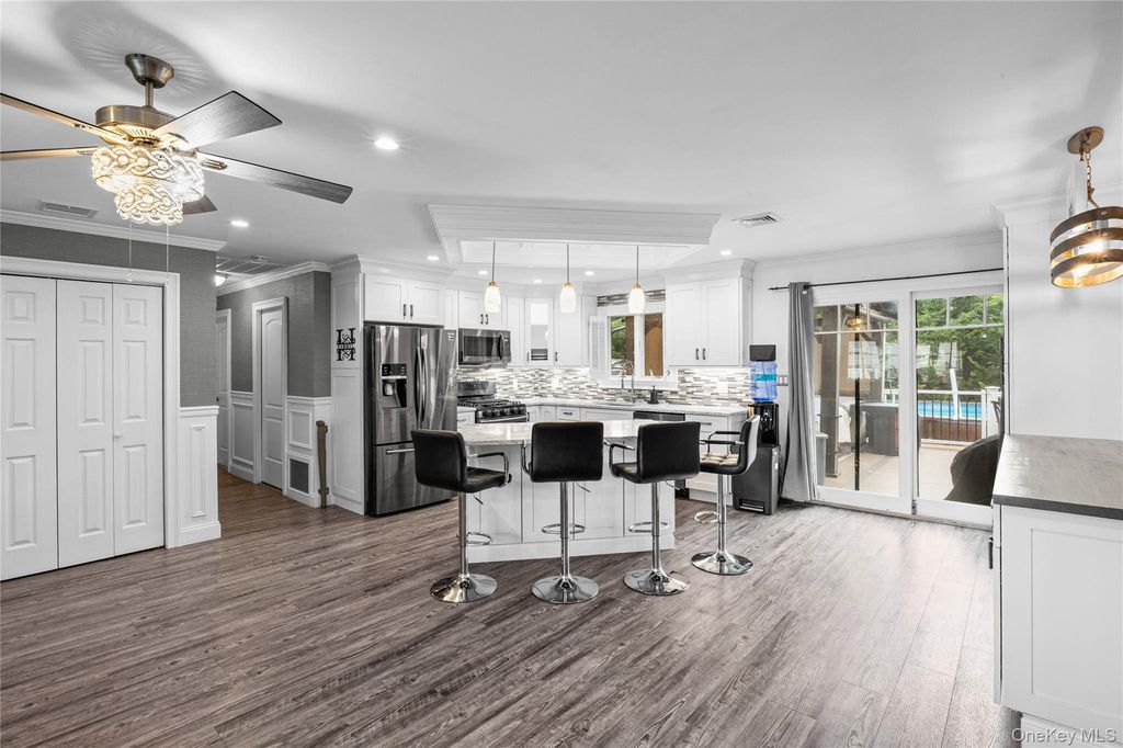133 Missouri Avenue, Bay Shore, NY 11706 — photo 5