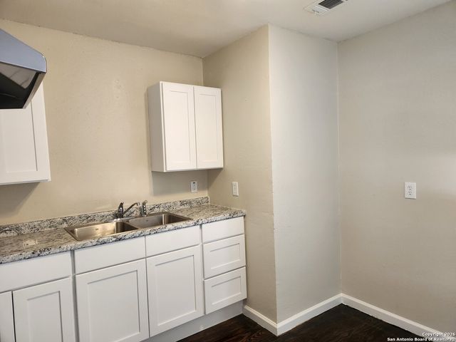 549 W Harlan, San Antonio, TX 78214