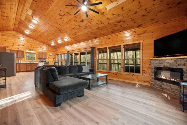 1134 Cliffview Road, Campton, KY 41301