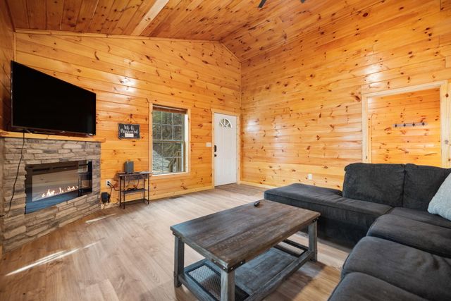1134 Cliffview Road, Campton, KY 41301