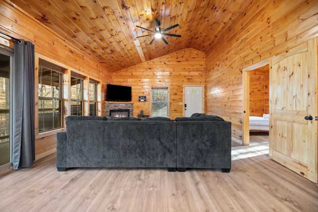 1134 Cliffview Road, Campton, KY 41301