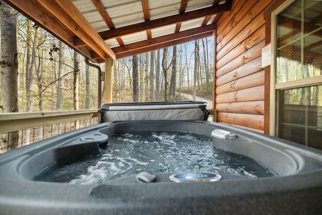1134 Cliffview Road, Campton, KY 41301