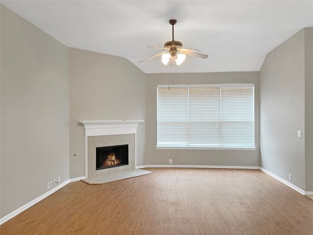 2820 Thorncreek Lane, Fort Worth, TX 76177