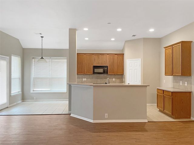 2820 Thorncreek Lane, Fort Worth, TX 76177