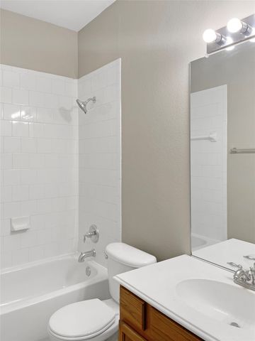 2820 Thorncreek Lane, Fort Worth, TX 76177