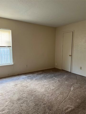 405 Liberty Place, Grand Prairie, TX 75052