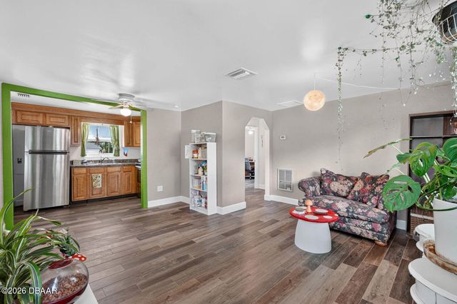 277 Debary Drive, Debary, FL 32713