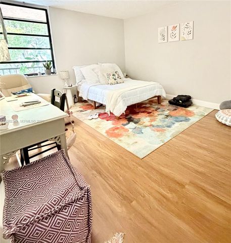 450 Commodore Dr 214, Plantation, FL 33325