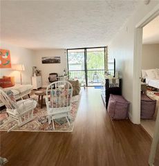 450 Commodore Dr 214, Plantation, FL 33325