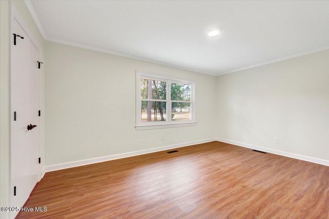 2585 Cabin Branch Road, Kinston, NC 28504