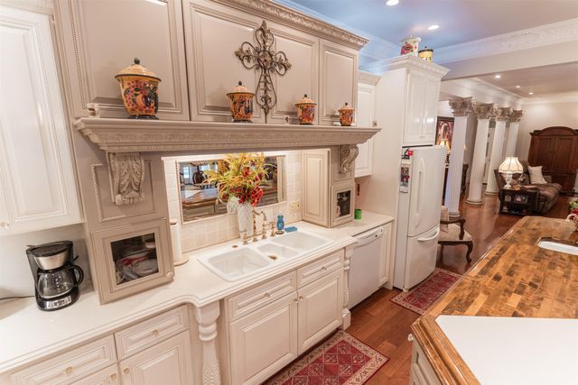 1203 PINE LAKE DR, Corinth, MS 38834