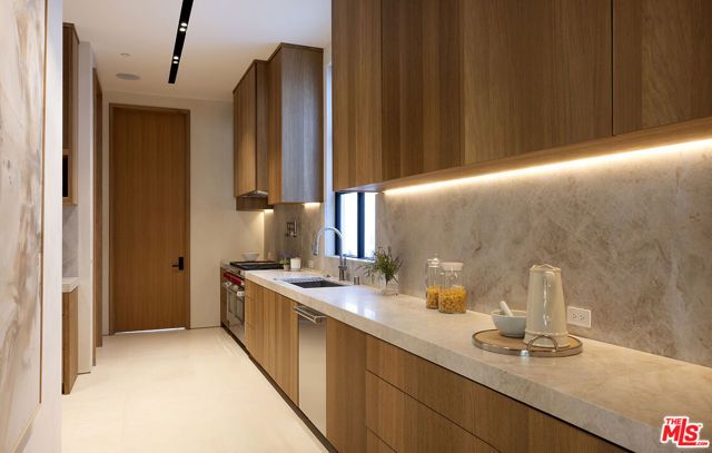 1165 Somera Road, Los Angeles, CA 90077