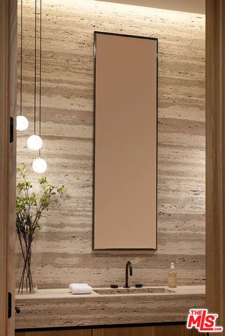 1165 Somera Road, Los Angeles, CA 90077