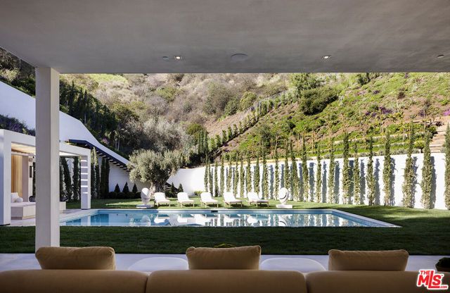 1165 Somera Road, Los Angeles, CA 90077