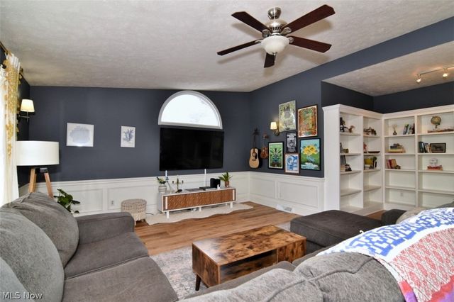 324 South Street, Chardon, OH 44024