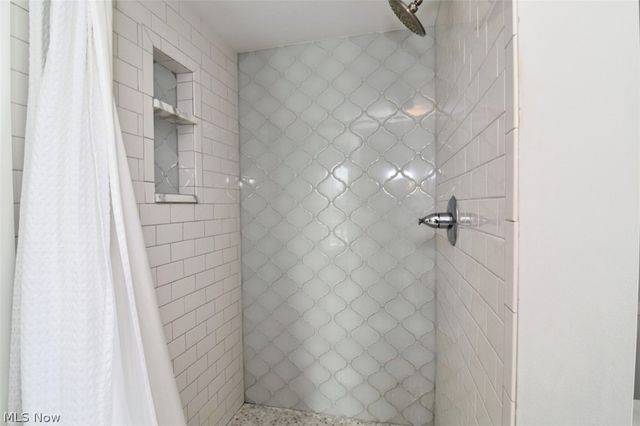 324 South Street, Chardon, OH 44024