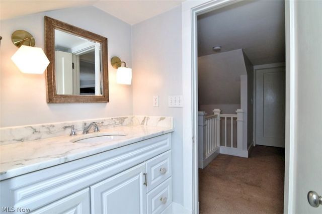 324 South Street, Chardon, OH 44024