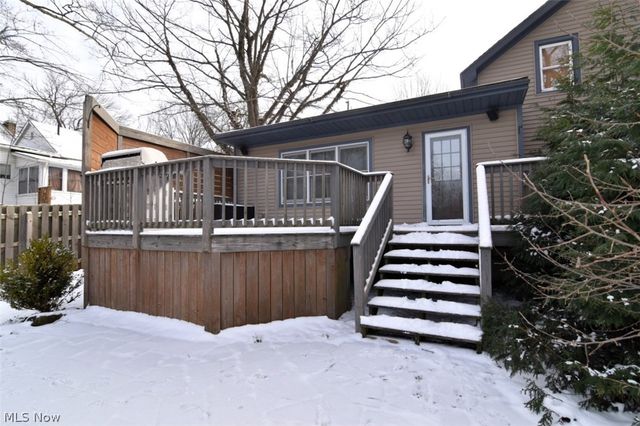 324 South Street, Chardon, OH 44024