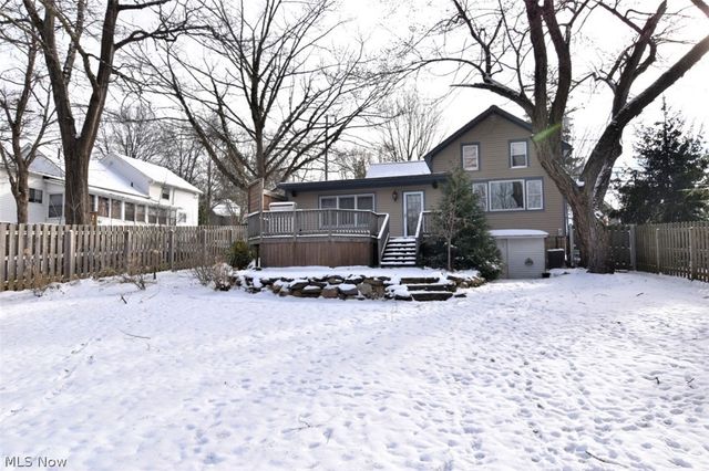 324 South Street, Chardon, OH 44024