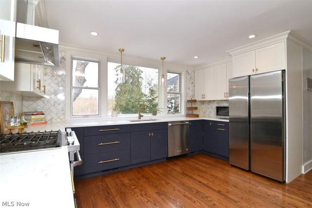 324 South Street, Chardon, OH 44024