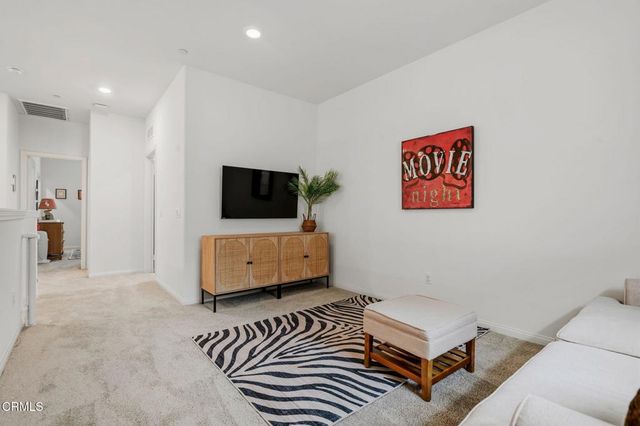 400 Tibbetts Street, Santa Paula, CA 93060