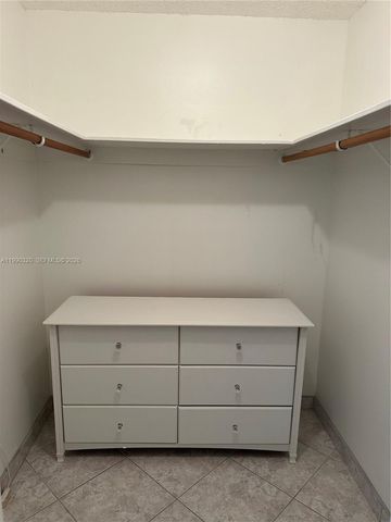 6039 Collins Ave 505, Miami Beach, FL 33140