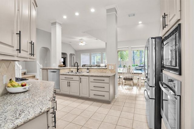 13262 Meadow Creek Lane, Conroe, TX 77302