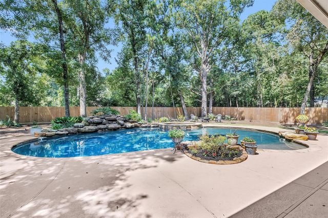 13262 Meadow Creek Lane, Conroe, TX 77302