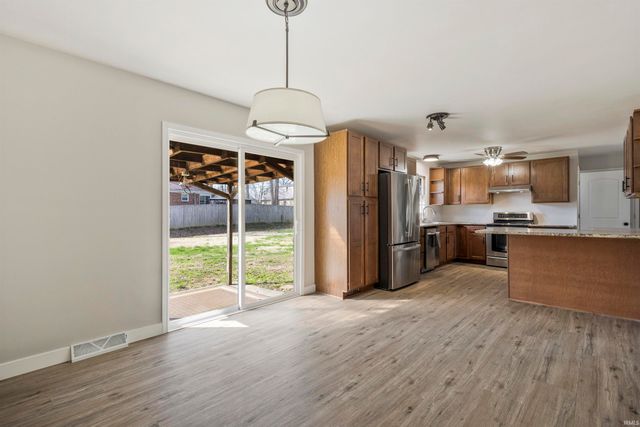 715 Carole Place, Newburgh, IN 47630