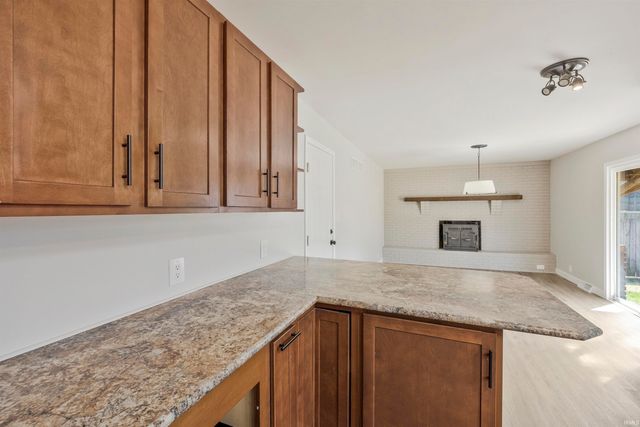 715 Carole Place, Newburgh, IN 47630