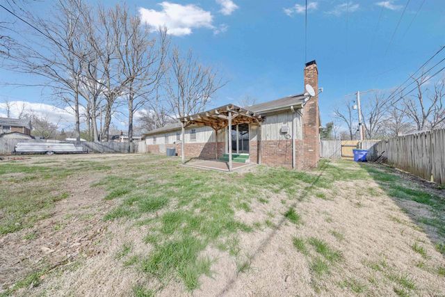 715 Carole Place, Newburgh, IN 47630