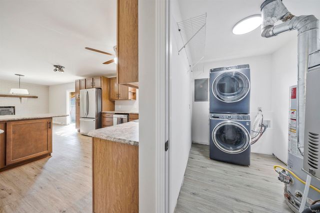 715 Carole Place, Newburgh, IN 47630