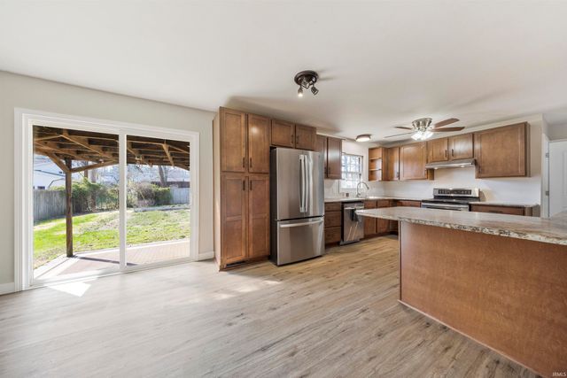 715 Carole Place, Newburgh, IN 47630