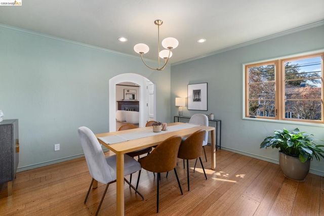 101 101 Windsor Ave., Kensington, CA 94708