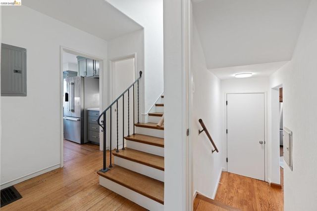 101 101 Windsor Ave., Kensington, CA 94708