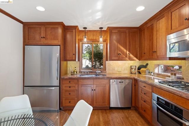 101 101 Windsor Ave., Kensington, CA 94708