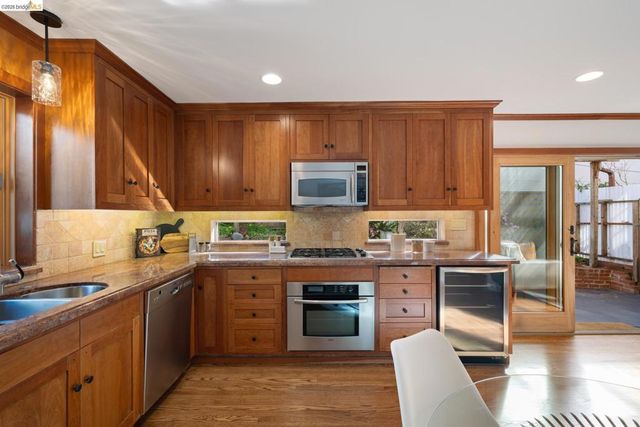 101 101 Windsor Ave., Kensington, CA 94708