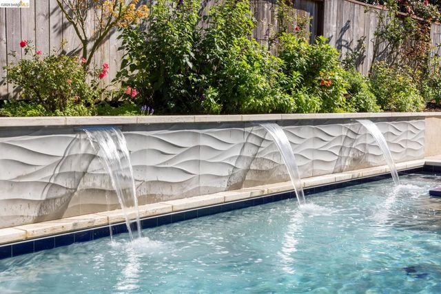 101 101 Windsor Ave., Kensington, CA 94708