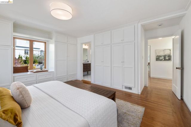 101 101 Windsor Ave., Kensington, CA 94708